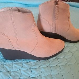 Crocs Wedge Bootie